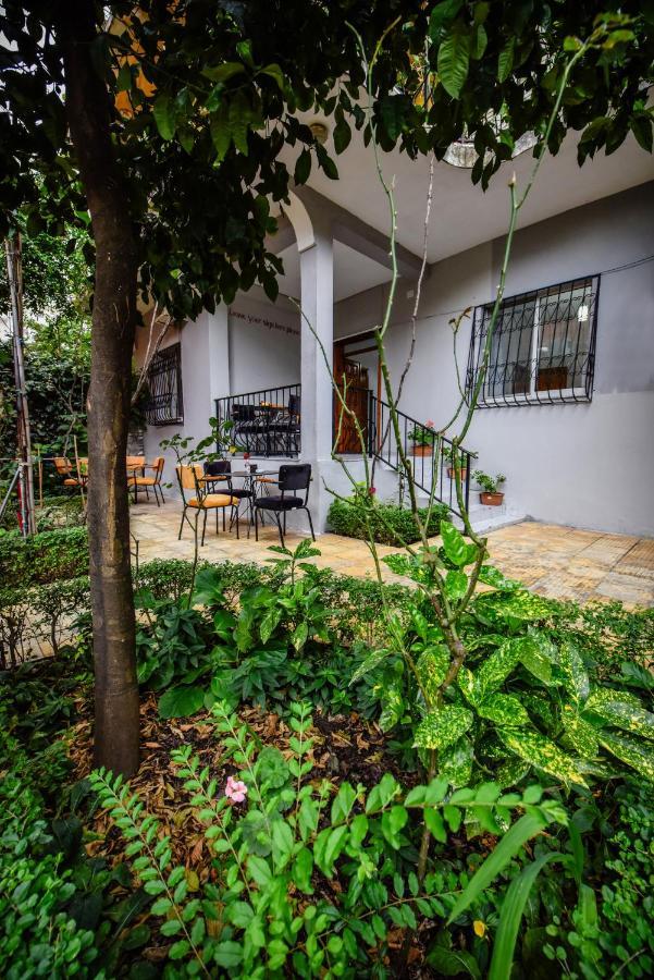 12 B&B Shkodër Esterno foto